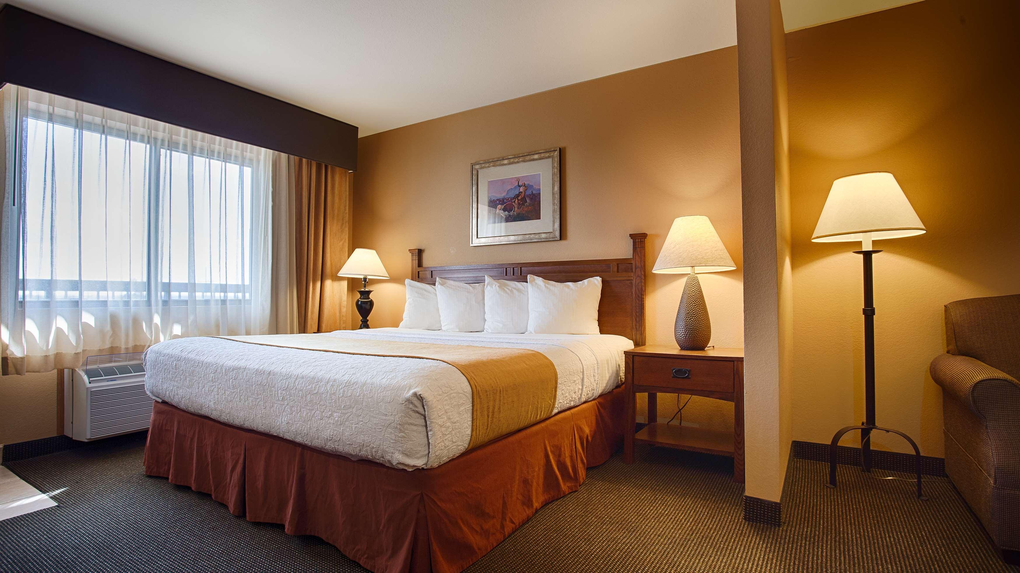 Best Western Plus Country Inn & Suites Dodge City Exterior photo