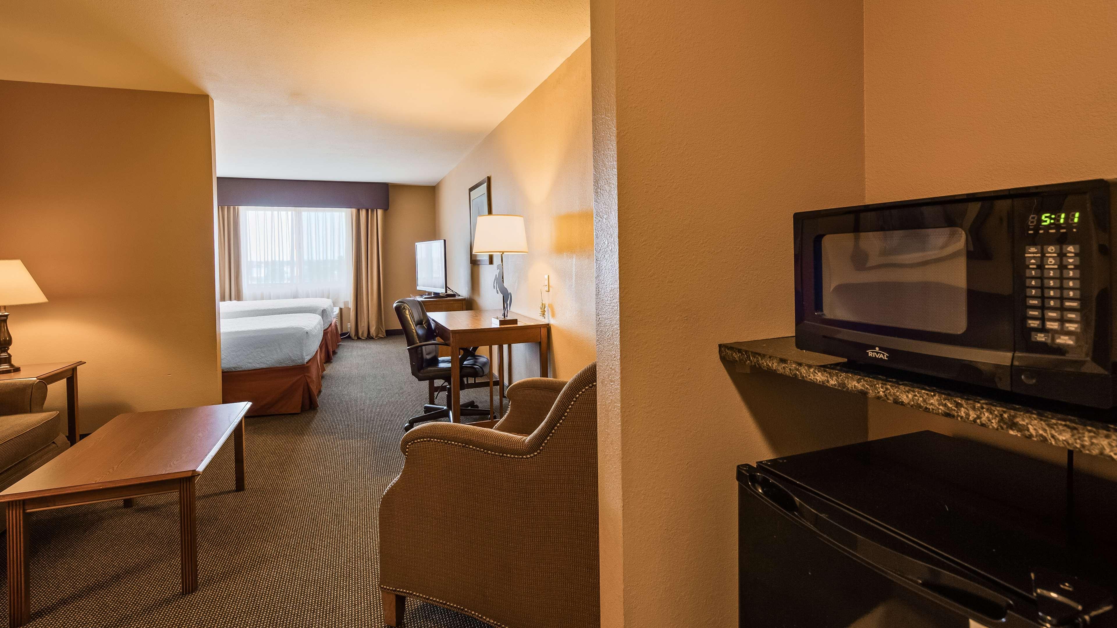 Best Western Plus Country Inn & Suites Dodge City Exterior photo