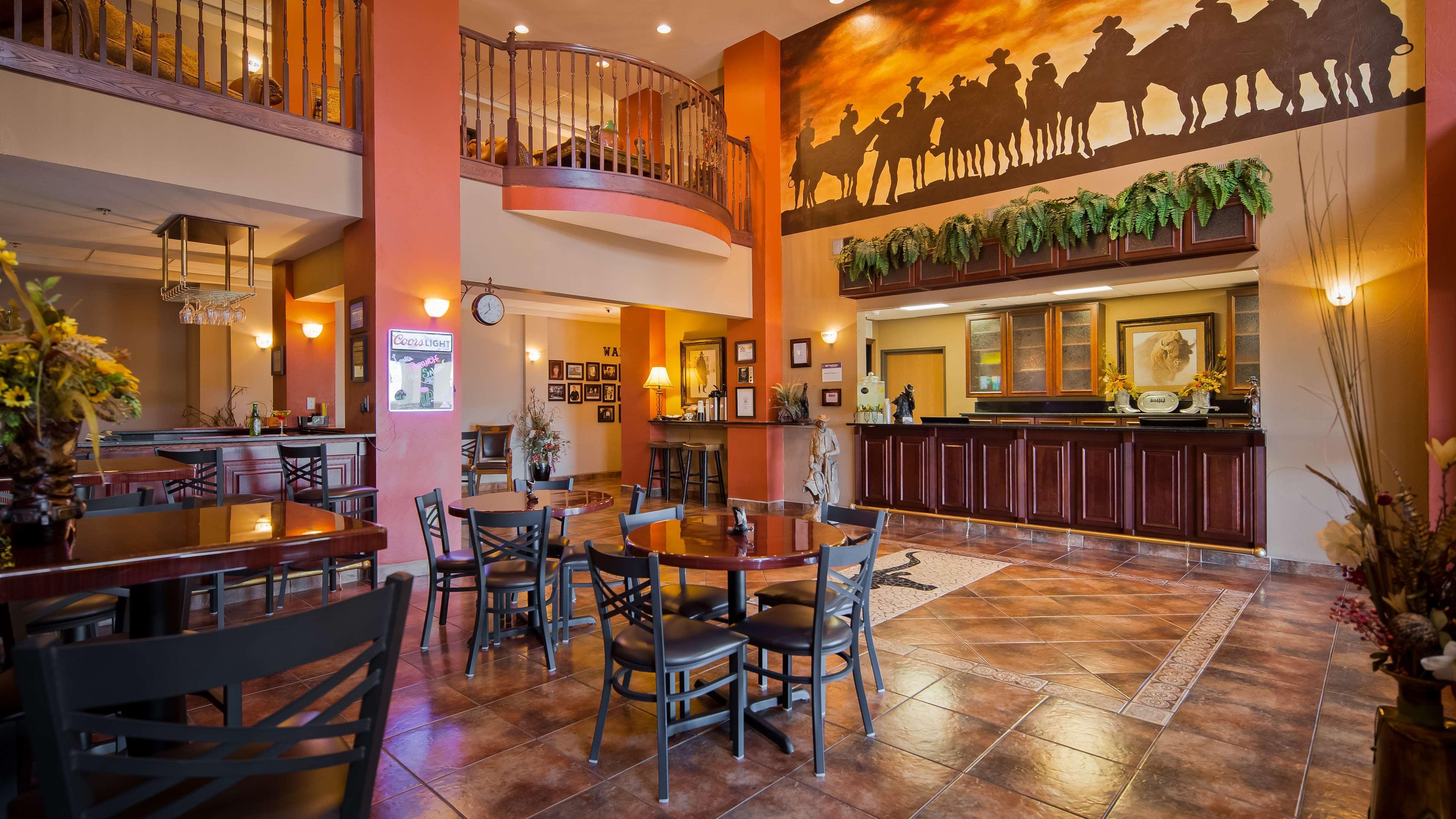 Best Western Plus Country Inn & Suites Dodge City Exterior photo